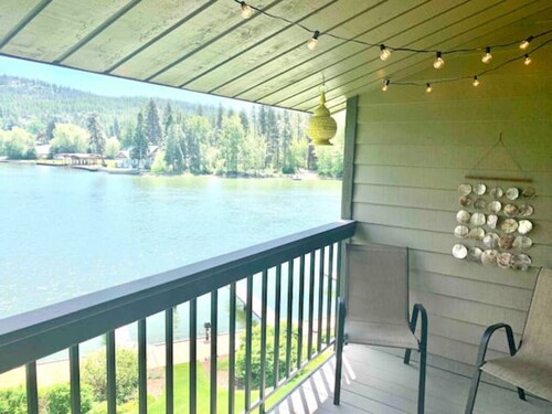 Your Condo on the Lake with amazing views!