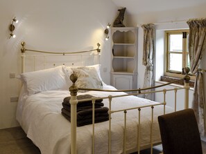 4 bedrooms, free WiFi, bed sheets