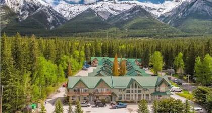 ❤ Modern Rustic 2BR 2BTH Mountain Chalet close to Banff