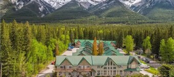 ❤ Modern Rustic 2BR 2BTH Mountain Chalet close to Banff