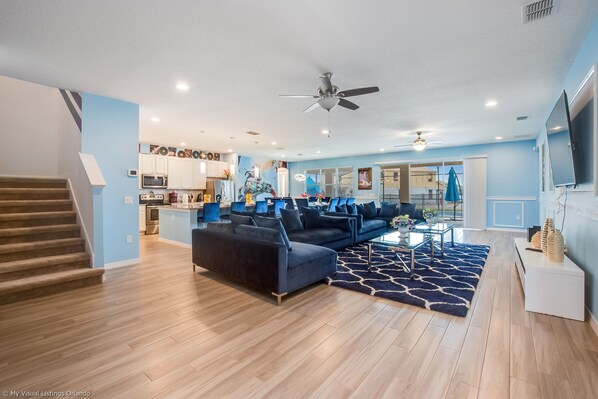 House, Multiple Beds, Private Pool, Pool View | Living room