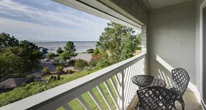 Kingsmill Luxury - Sleeps 6 - Virginia's only AAA Four Diamond Condo Golf Resort