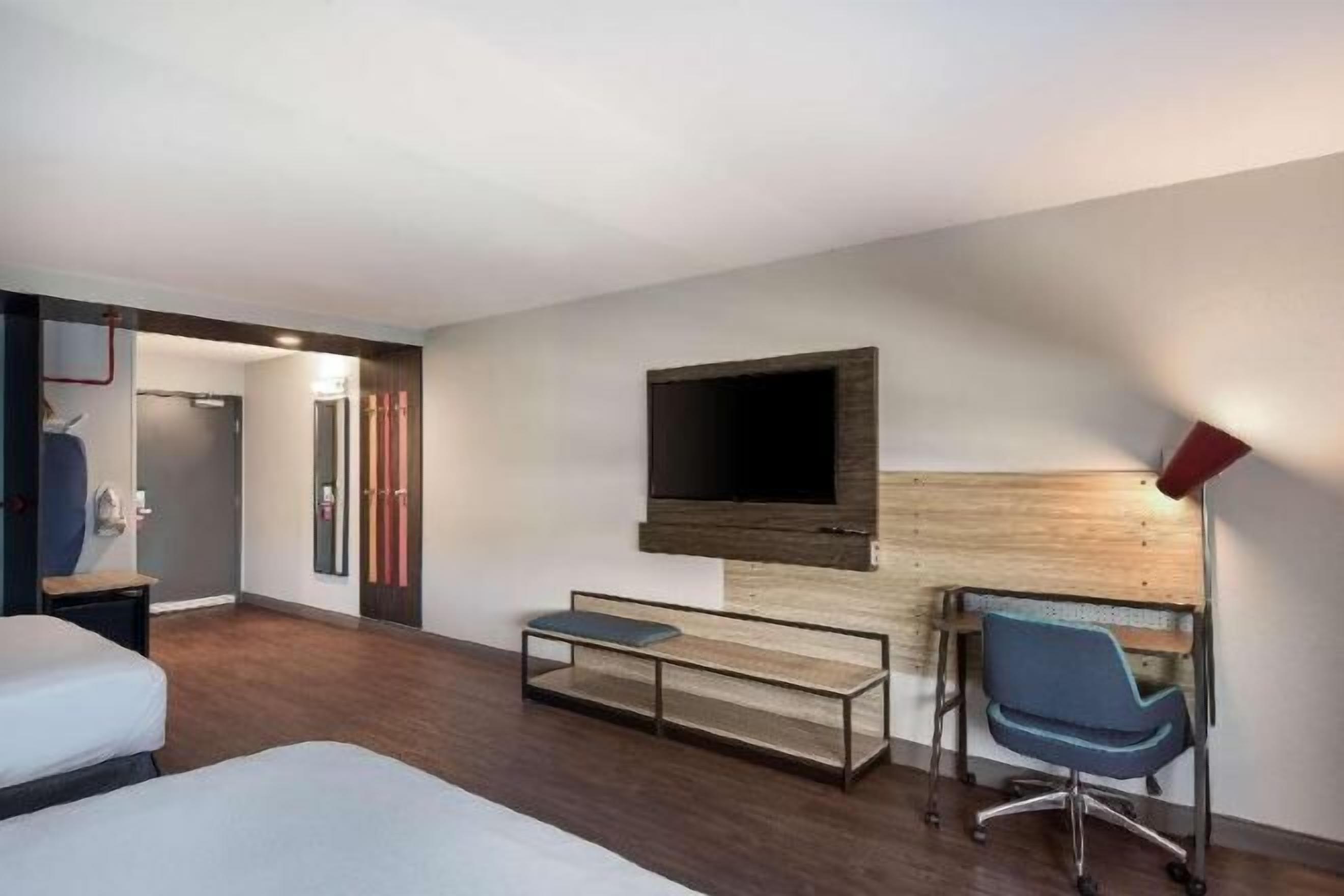 In-room safe, iron/ironing board, free WiFi