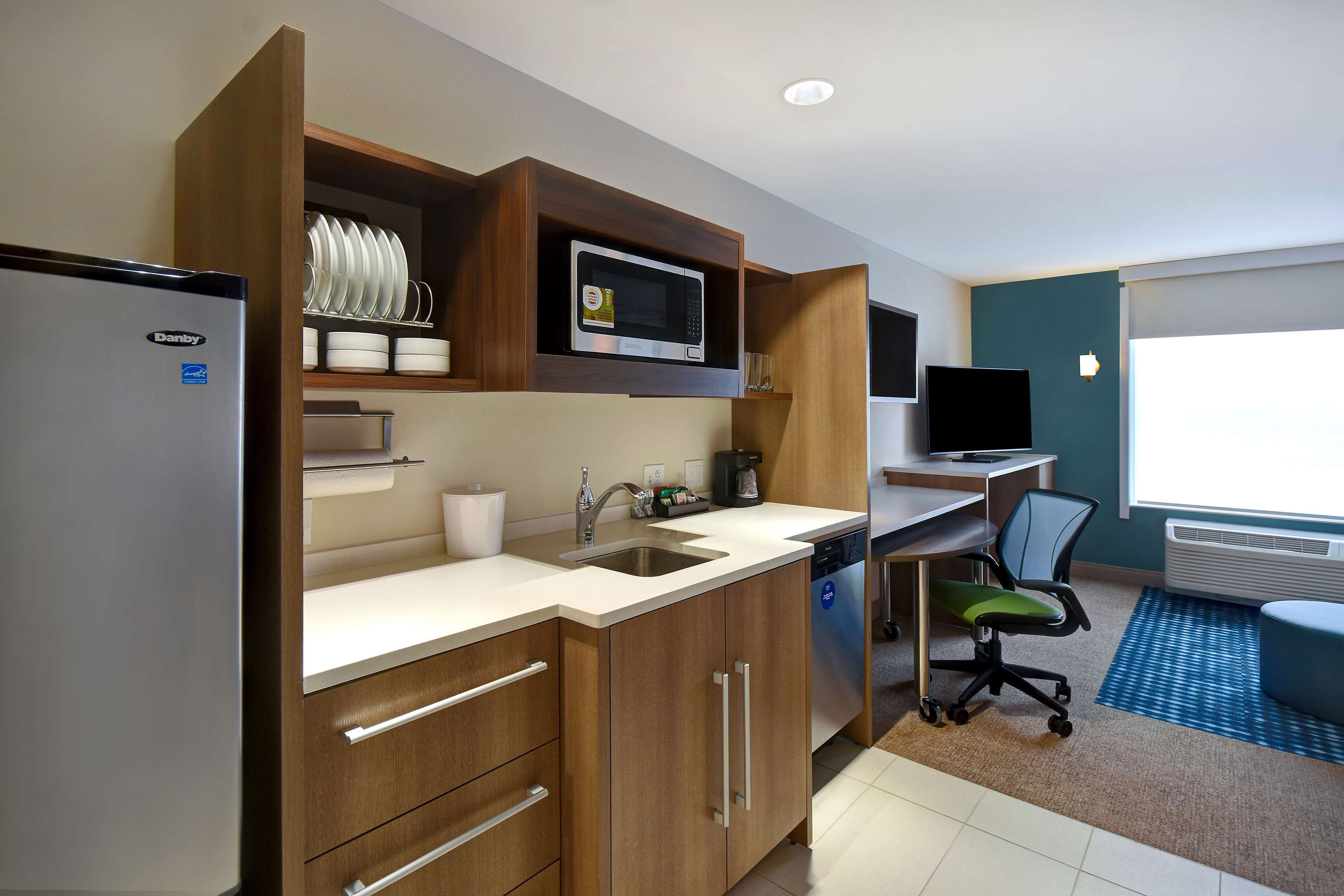 suite, 1 bedroom, non smoking | private kitchen | full-sized fridge, microwave, dishwasher, toaster