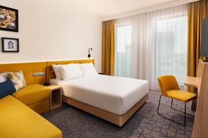 Rum - 1 queensize-säng med bäddsoffa | Minibar, värdeförvaringsskåp på rummet och ljudisolering