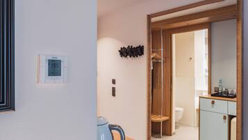 Minibar, caja de seguridad en la habitación y insonorización