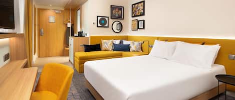 Room, 1 Queen Bed with Sofa bed | Minibar, in-room safe, soundproofing, iron/ironing board