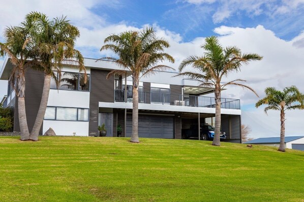 Exterior - Ocean and Country (Mangawhai Heads)