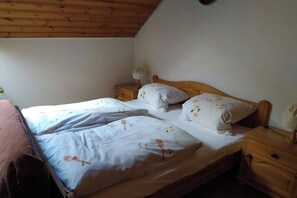2 habitaciones, tabla de planchar con plancha y acceso a internet 