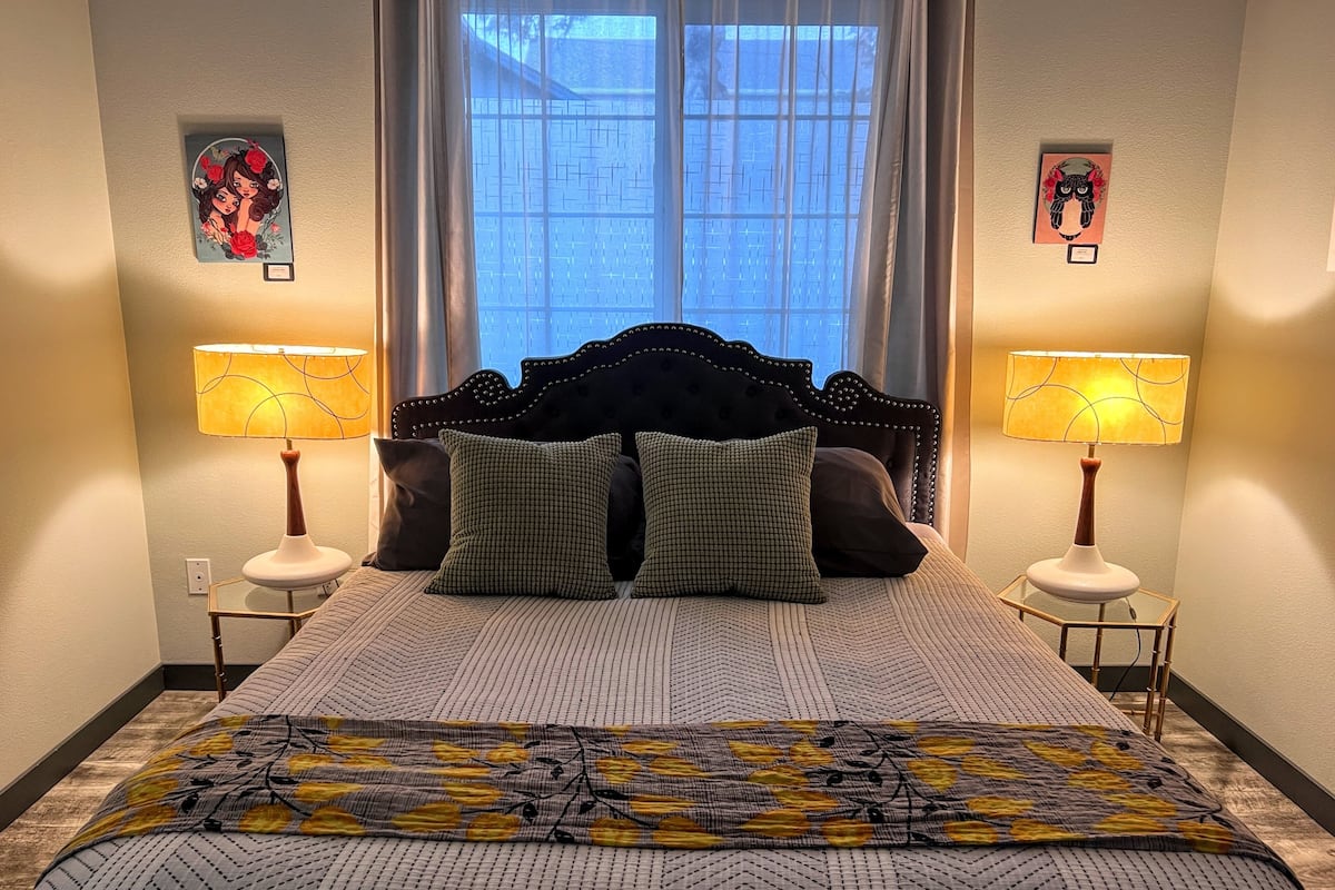 Cubrecamas, decoración personalizada y muebles diferentes