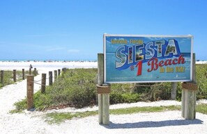 Beach - Unit 142 - 1 Bedroom 1 1/2 Bathroom Club Side Interior Condomimium (Sarasota)