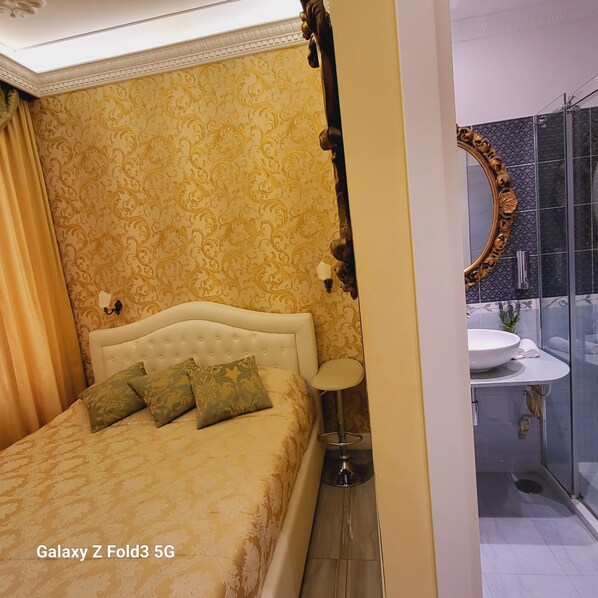 1 bedroom, internet - Economic Double rooom (Roma)