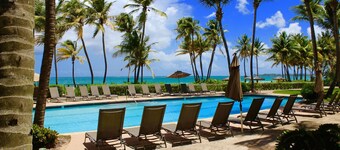 Beach Front Resort Villa ( 1 bedroom, sleeps 4) closest to hotel OV3