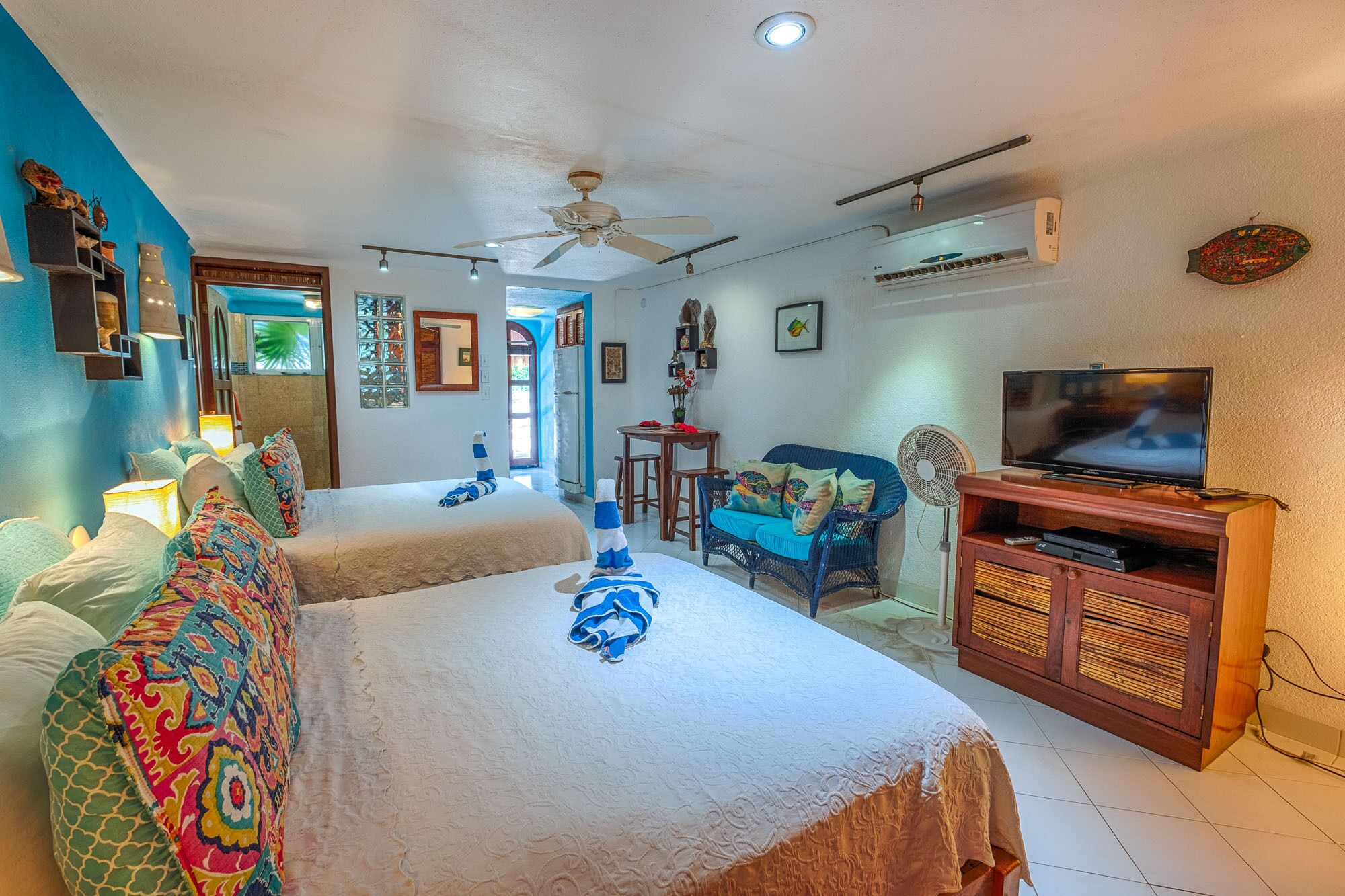 Beautiful and Budget Friendly on Half Moon Bay!