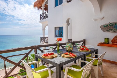 Stunning view of Half Moon Bay in this upscale condo! Pool, AC and WiFi!