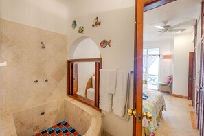 2 bedrooms, free WiFi, bed sheets - Third-Floor Oceanfront Condo with Balconies & Pool (Akumal)