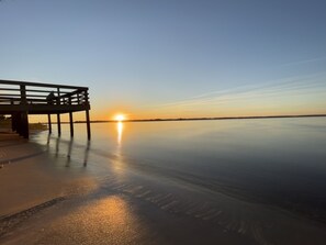 Beach nearby, sun-loungers, beach towels