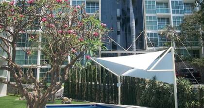 WELL LOCATED LOFT WITH GREAT VIEWS OF CUERNAVACA VALLEY.