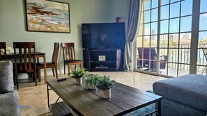 Smart TV, video games, DVD player, foosball - Clearwater Beach 4BR, 4BA with Rooftop, Pool, Gameroom, Elevator. Park and walk! (Clearwater Beach)