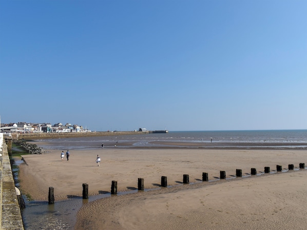 Fishing - South Side Apartment (Bridlington)