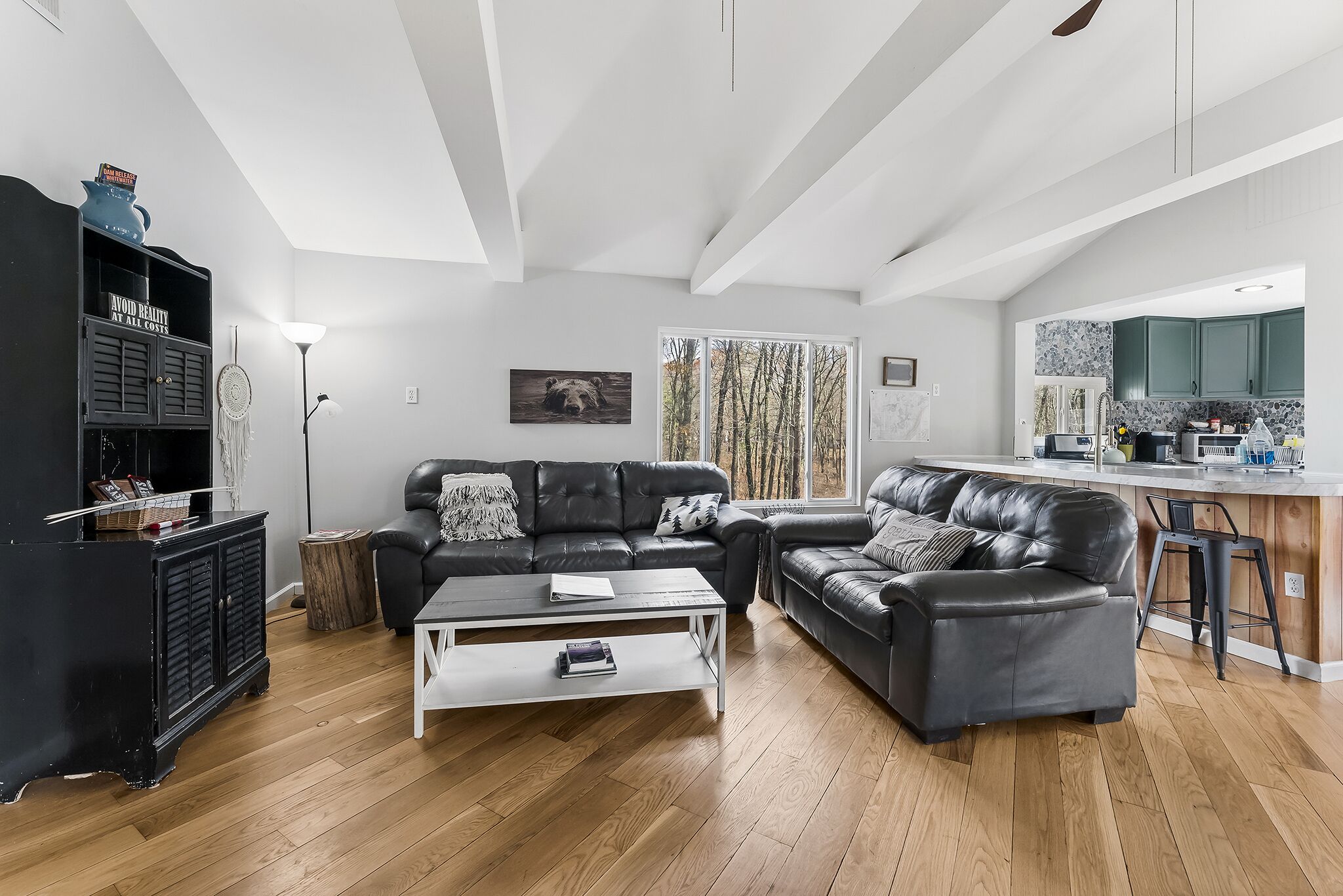 Secluded Cabin with Hot Tub and 10 Acres of Woods