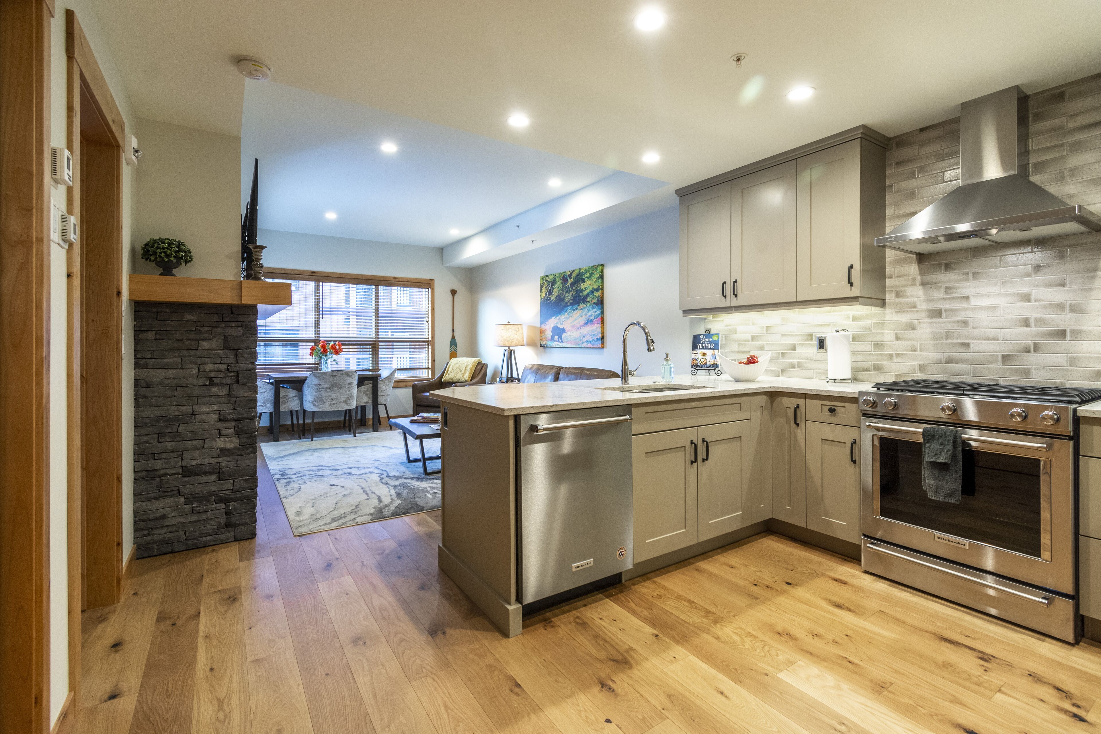 Luxury Escape in Canmore!