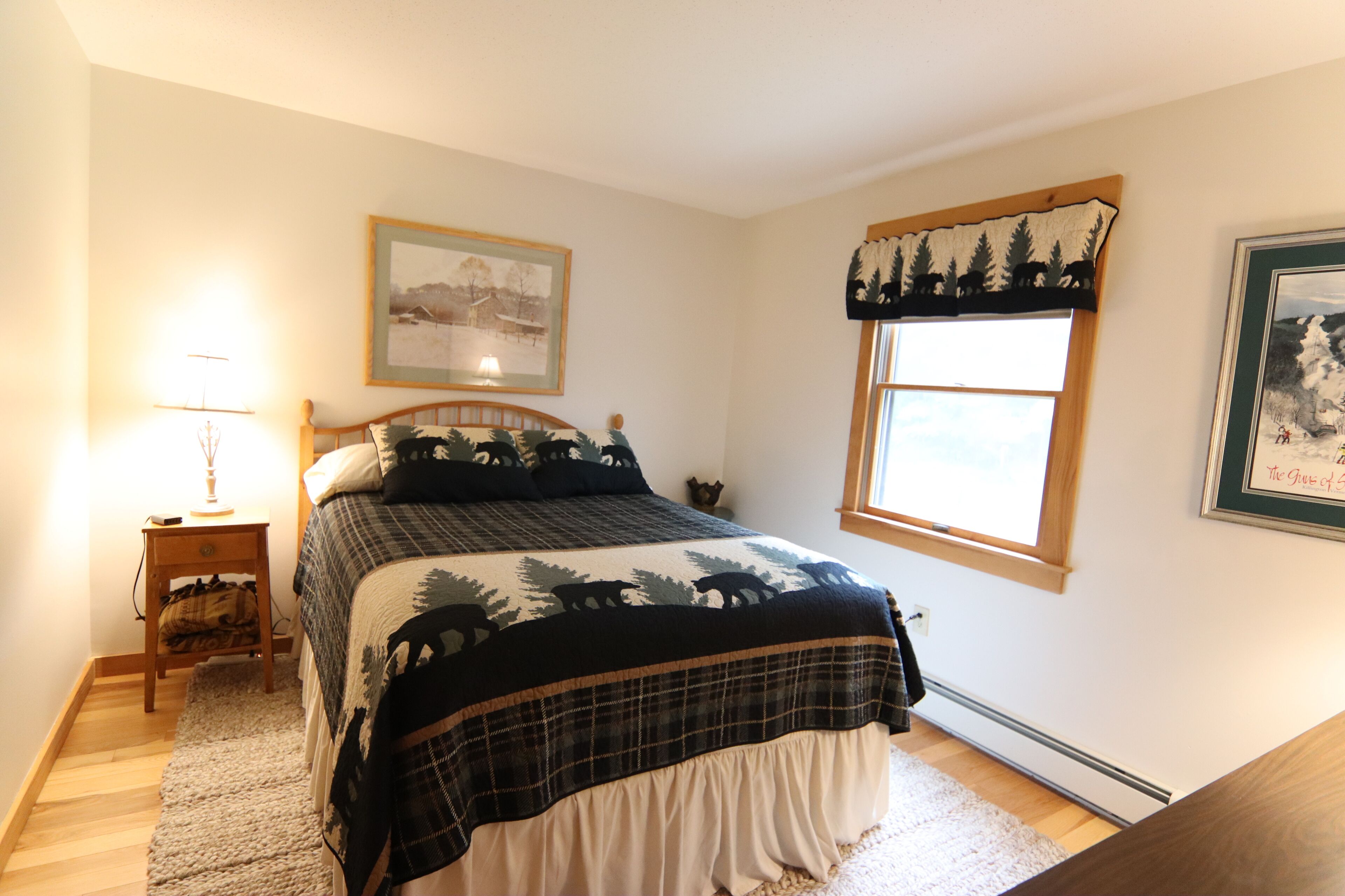 Ski, hike, swim or relax with family & friends in this nature lovers delight!