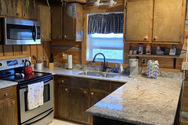 Frigorífic, microones, forn i placa de cuina