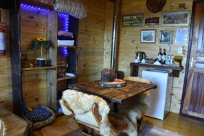 Dining tables - Recanto Vale da Serra Lodges, AR Cottage, Sao Francisco de Paula RS (São Francisco De Paula)