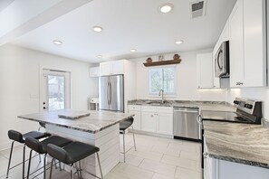 Dishwasher, dining tables - Painted Porch - Newly Renovated, Heated Private Pool, Walk to Shops + Dining! (Miramar Beach)