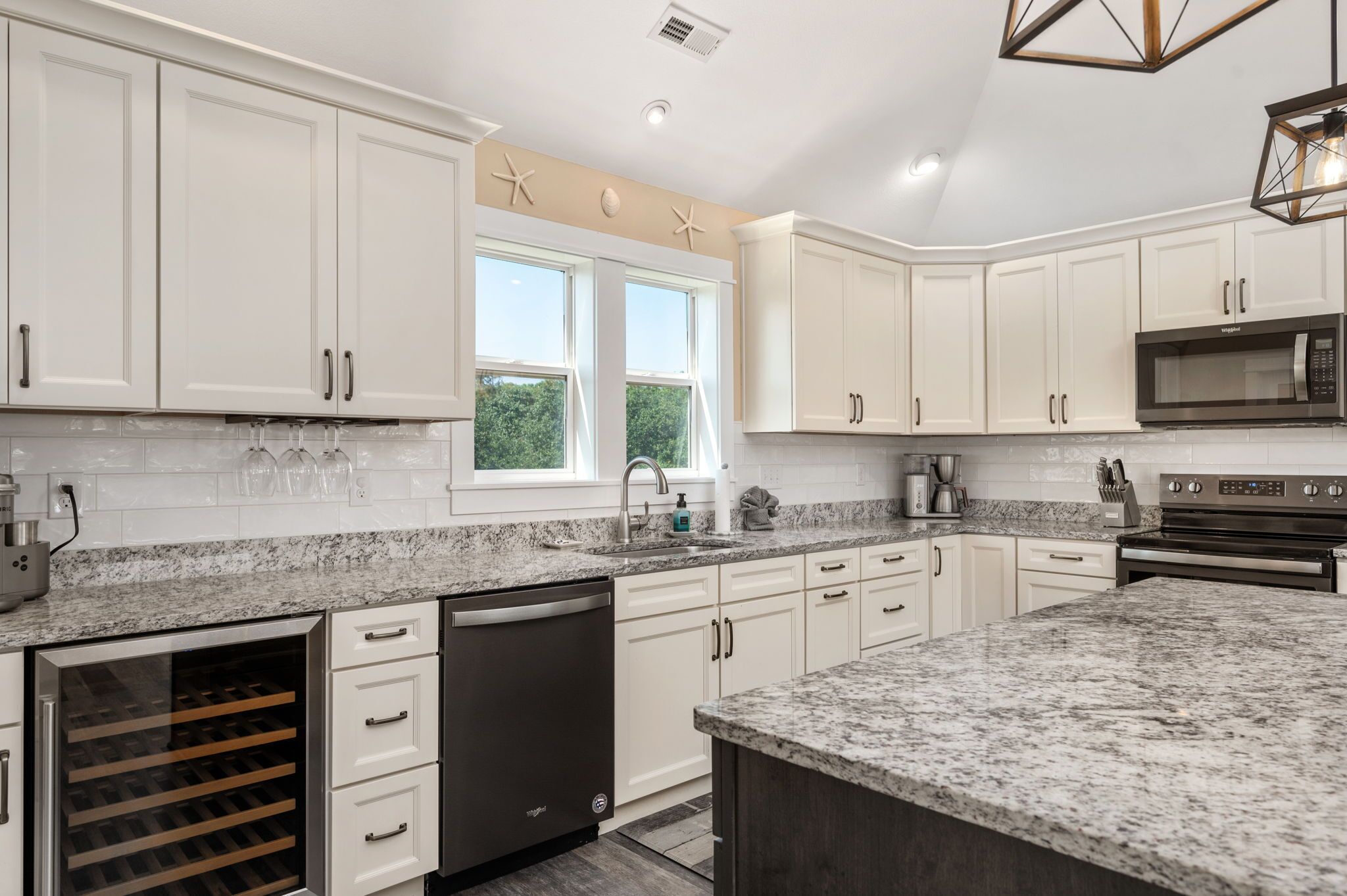 Oceanside,Pool,Spa,GameRm,7MinWalk2Beach&Sound New