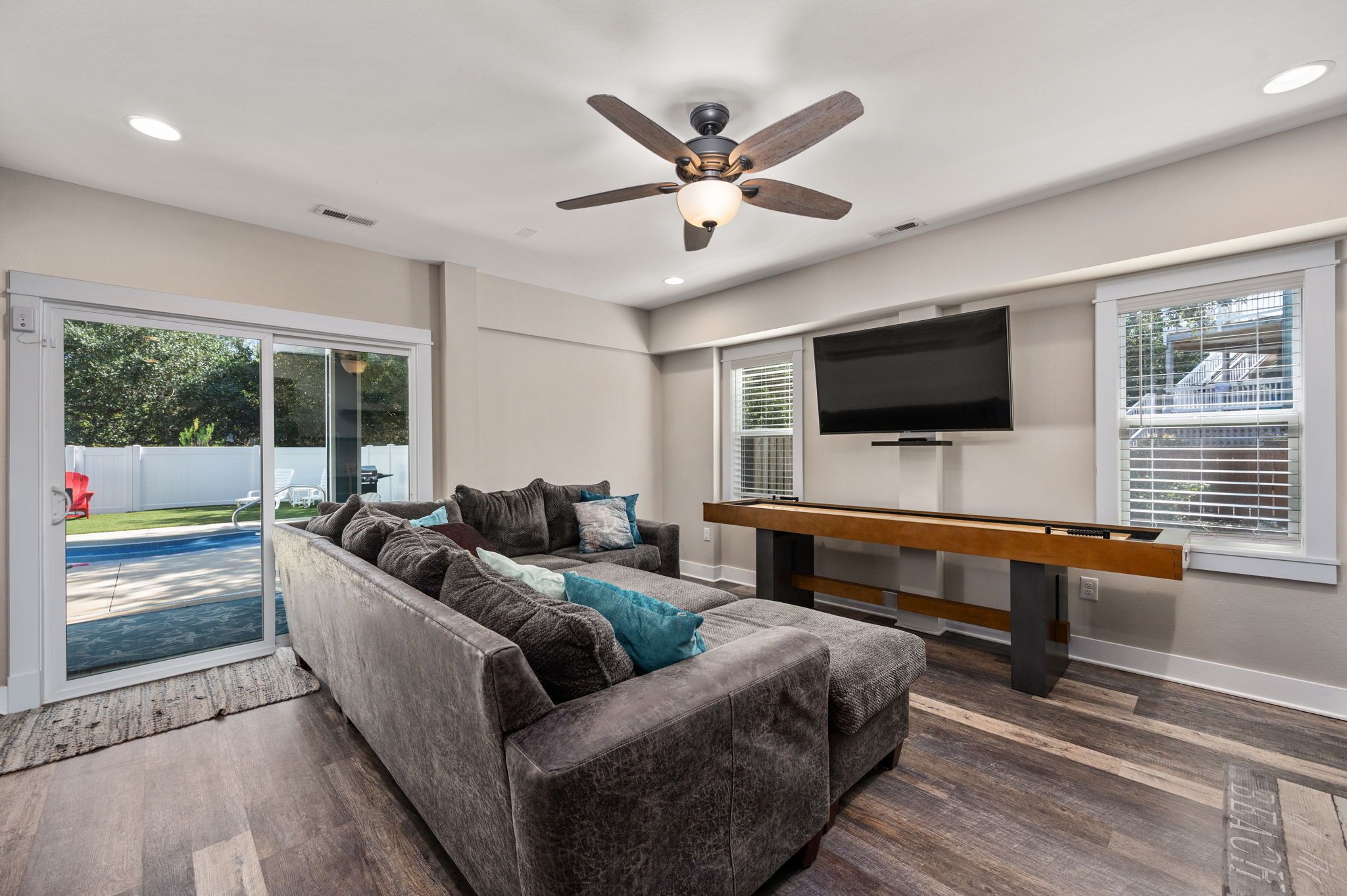 Oceanside,Pool,Spa,GameRm,7MinWalk2Beach&Sound New