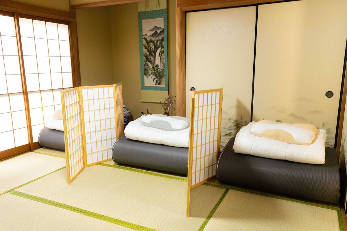 Shared Dormitory, Men only, Non Smoking | Iron/ironing board, free WiFi, bed sheets
