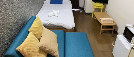 Apartment, Non Smoking | 1 bedroom, desk, iron/ironing board, free WiFi