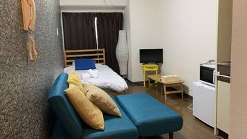 Apartment, Non Smoking | 1 bedroom, desk, iron/ironing board, free WiFi