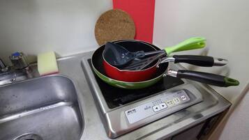Apartment, Non Smoking | Private kitchenette | Fridge, microwave, stovetop, electric kettle
