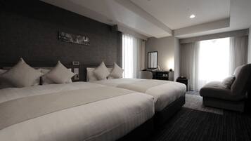 Superior Twin Room, Non Smoking | In-room safe, desk, free WiFi, bed sheets