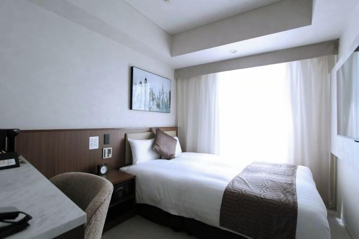 In-room safe, desk, free WiFi, bed sheets