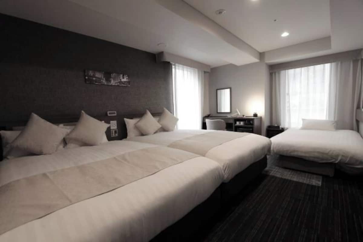 In-room safe, desk, free WiFi, bed sheets