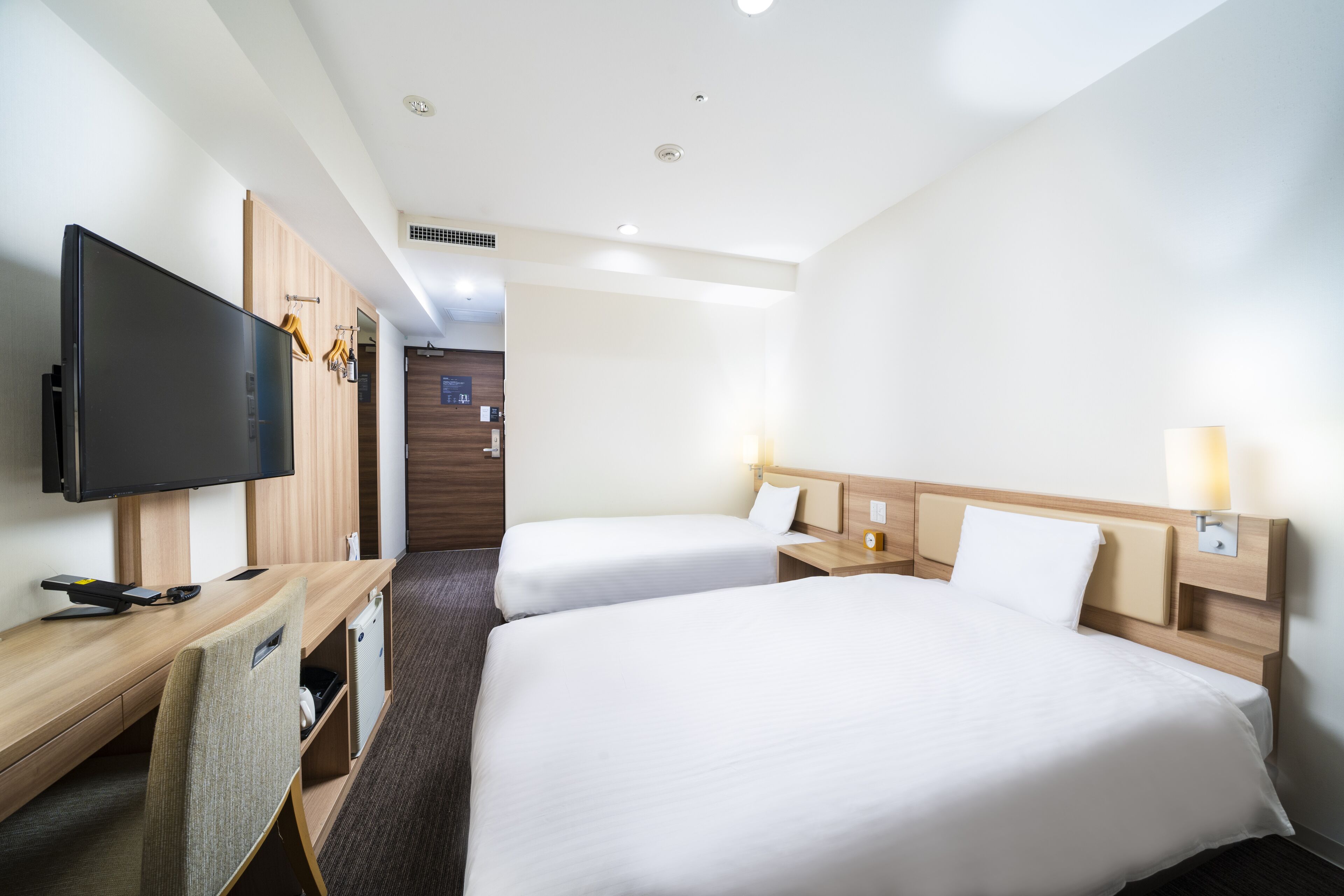 1 bedroom, in-room safe, desk, blackout curtains