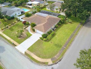 Exterior - Stylish Home near Beaches - Heated Pool - Oasis (Bradenton)