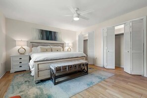3 bedrooms, iron/ironing board, travel cot, WiFi - Stylish Home near Beaches - Heated Pool - Oasis (Bradenton)