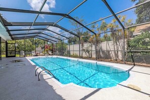 Pool - Stylish Home near Beaches - Heated Pool - Oasis (Bradenton)