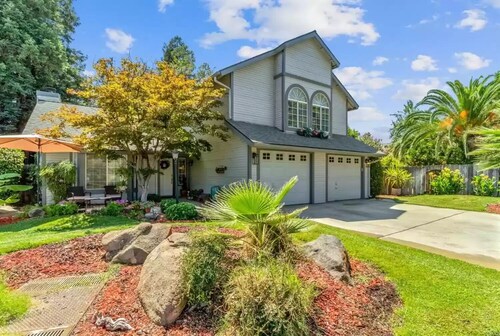 Beautiful Home and Pool in quiet gated neighborhood 