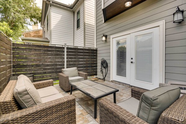 Terrace/patio - Luxe Southwest Houston Home w/ Balconies & Patio! (Houston)