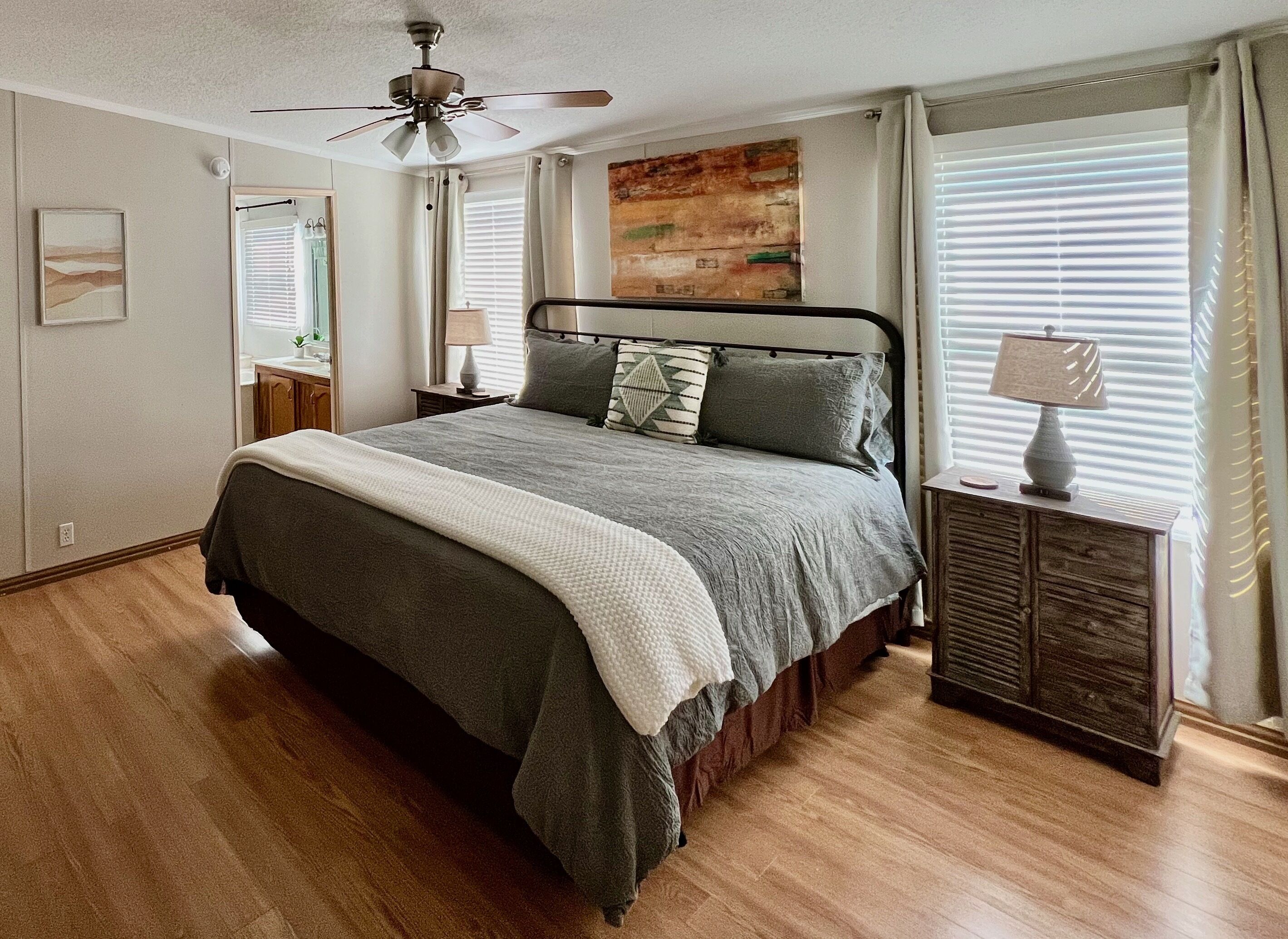 Little Blue House - Alpine