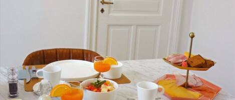 تناول الطعام