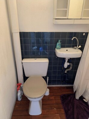 Douche, papier toilette
