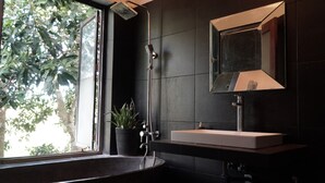Bathroom - Villa Brata by WizZeLa (Canggu)