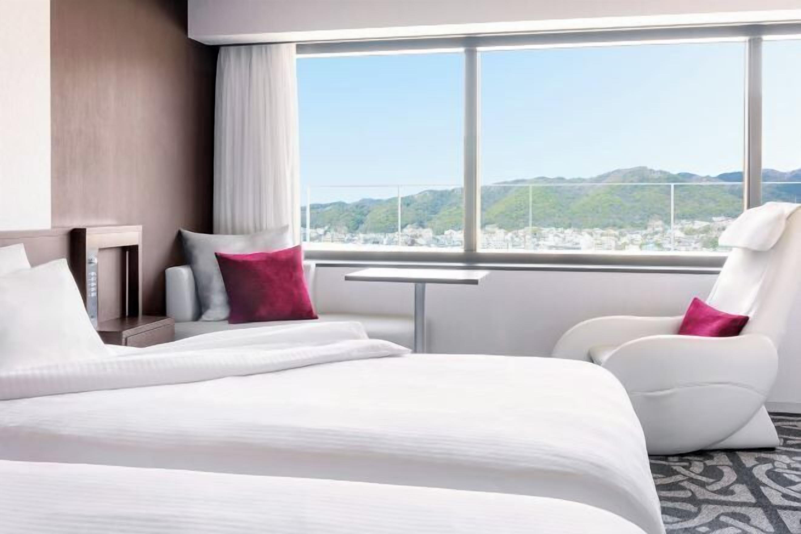 Caja de seguridad en la habitación, cortinas blackout y wifi gratis 